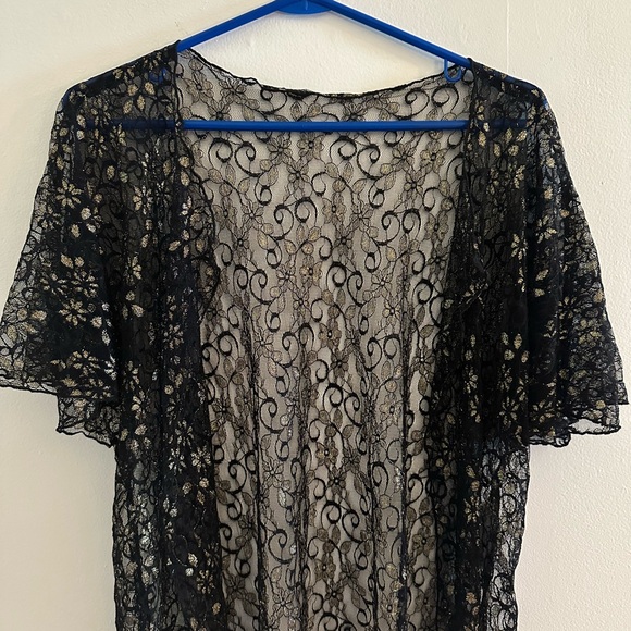 Crowning touch  dressy Laced cover up, Women's Fashion. Vintage - Picture 3 of 9